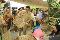 Pemkab Samosir optimalkan Program Bunga Desa