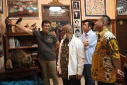 Atal Depari kagum lihat koleksi Galeri Rahmat