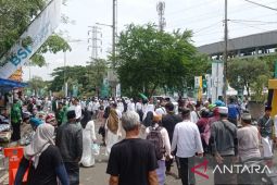 Nahdliyin padati lapak pedagang usai Resepsi Satu Abad NU