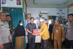 Anggota DPRD Kalsel reses santuni korban banjir