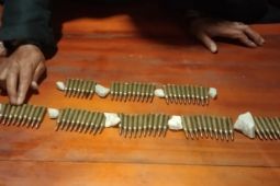 Dua prajurit TNI ditangkap miliki 77 amunisi ilegal