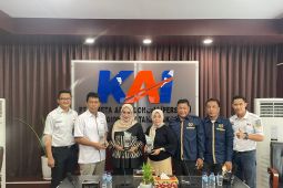 LKBN ANTARA Biro Lampung raih penghargaan dari PT KAI