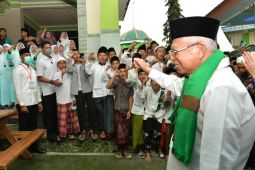 Wapres temui sesepuh NU TGH Turmudzi Badaruddin di NTB