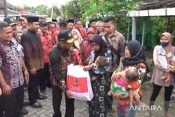 Menko PMK minta bupati Ngawi entaskan  12.000 warga miskin ekstrem