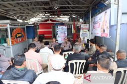 Pengendara sepeda motor di bawah umur menjadi pembahasan Jumat Curhat