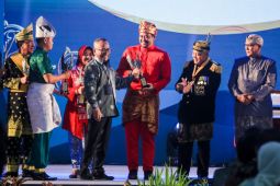 Bobby Nasution terima Anugerah Kebudayaan PWI 2023