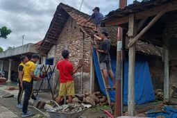 Angin puting beliung rusak puluhan rumah warga Madiun