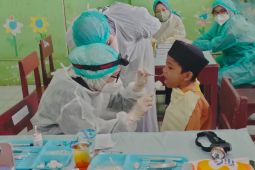 Mahasiswa kedokteran gigi USU gelar pemeriksaan gigi anak di Sekolah Bintang Rabbani Dompet Dhuafa Waspada