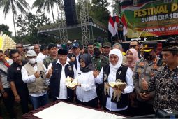 Khofifah kenalkan Durian Sumberasri Blitar sekelas "Black Thorn"