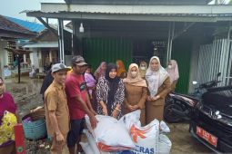 PKK Balangan salurkan beras bantuan bagi korban banjir