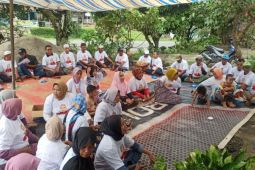 Orang Muda Ganjar Batubara ajarkan warga beradaptasi dengan era digital