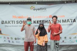 Ratusan warga Bawean dapat pelayanan operasi katarak gratis