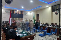 Staf Dinas PUPR Tulangbawang serahkan Rp150 juta agar anaknya masuk Fakultas Kedokteran