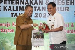 Pemprov Kaltim beri penghargaan wilayah  sukses kendalikan PMK