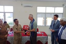 Pemerintah Vlisisngen dan SSVA bantu 23 alat pacu jantung  bagi fasilitas kesehatan di Ambon