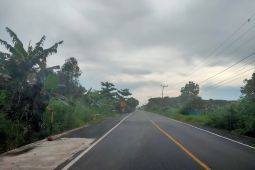 Masyarakat harap jalan nasional Margasari - Kandangan Kalsel diperbanyak rambu-rambu lalulintas