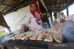 Produksi ikan asap