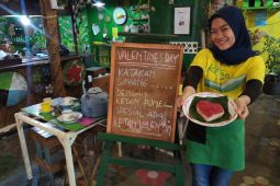 Inovasi Kedai Ketan Punel rayakan valentine