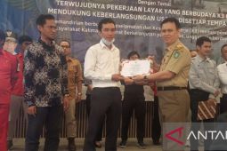 Disnakertrans berikan penghargaan perusahaan nol kecelakaan