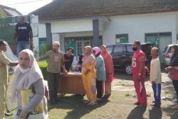 Pemkab dan Bulog Banyuwangi operasi pasar beras kendalikan inflasi