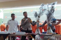 Polres Garut tetapkan dukun sebagai tersangka kepemilikan ladang ganja