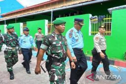 Lapas Pamekasan gandeng TNI dan Polri razia barang terlarang