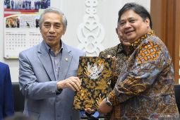 Menko Perekonomian sebut Perppu Cipta Kerja beri kepastian hukum bagi masyarakat