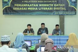 Puluhan pengelola dayah dilatih kelola website