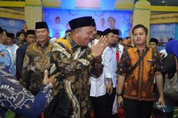 Syah Afandin sumbangkan 100 Al Quran
