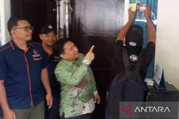 KPU Bekasi kunjungi rumah Ketua DPRD pantau coklit