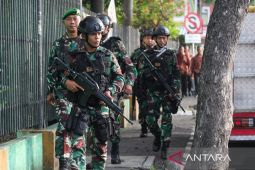 Jelang kedatangan Presiden, petugas gabungan apel pengamanan di Pasar Wonokromo
