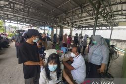 1.173 warga di Belitung terima vaksin dosis keempat