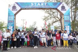 FOTO - Jalan Sehat Bersama BUMN di Belitung Timur