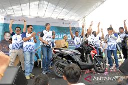 Warga Sungailiat antusias ikuti jalan sehat bersama BUMN, begini keseruannya