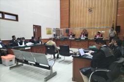 Saksi JPU untungkan Teddy Minahasa