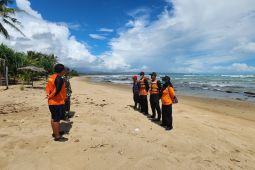 Tim SAR hentikan penyisiran cari warga Lebak alami kecelakaan laut