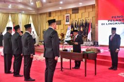 Lantik tujuh pejabat eselon II, Edy Rahmayadi sampaikan pesan tegas
