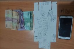 Polisi tangkap pelaku bandar judi togel di Pesisir Barat