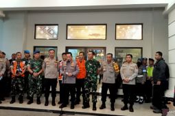 Kapolri pantau evakuasi delapan korban helikopter jatuh di Desa Tamiai