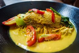 Gurihnya Mi Bebek Kuah Pedas, cocok disantap pas hujan