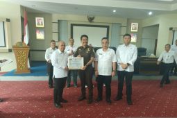 Pemkot Pangkalpinang berikan penghargaan kepada Kejari atas pengawalan dan pengamanan pada kegiatan strategis