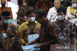 302 petani dan kelompok masyarakat  terima SK Perhutanan Sosial