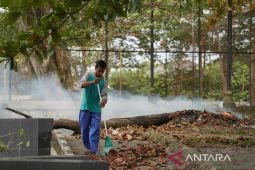 Agus: Setiap Hari Kami Bersihkan Kawasan Taman Sari Sungailiat