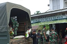 Paskas Kapuas Hulu salurkan 2,9 ton beras ke anak yatim dan Ponpes