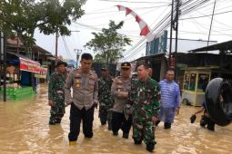 Kapolres dan Dandim 1003 HSS evakuasi warga terdampak banjir