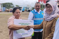 BPJAMSOSTEK Maluku serahkan santunan kepada  dua ahli waris