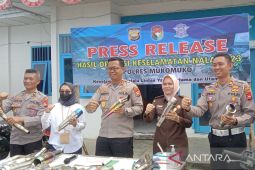 Polres Mukomuko musnahkan 406 unit knalpot brong