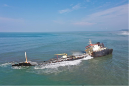 KLHK periksa tumpahan aspal yang mencemari laut di Nias Utara