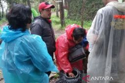 Petugas TNGGP perketat pemeriksaan barang bawaan calon pendaki