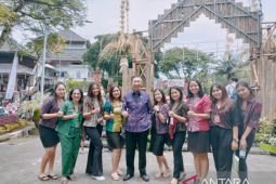 Mangku Pastika kagumi pameran UMKM HUT Pemkot Denpasar